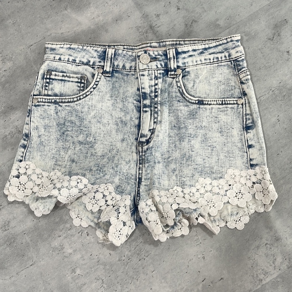 Refuge Acid Wash Lace Trim Shorts 6